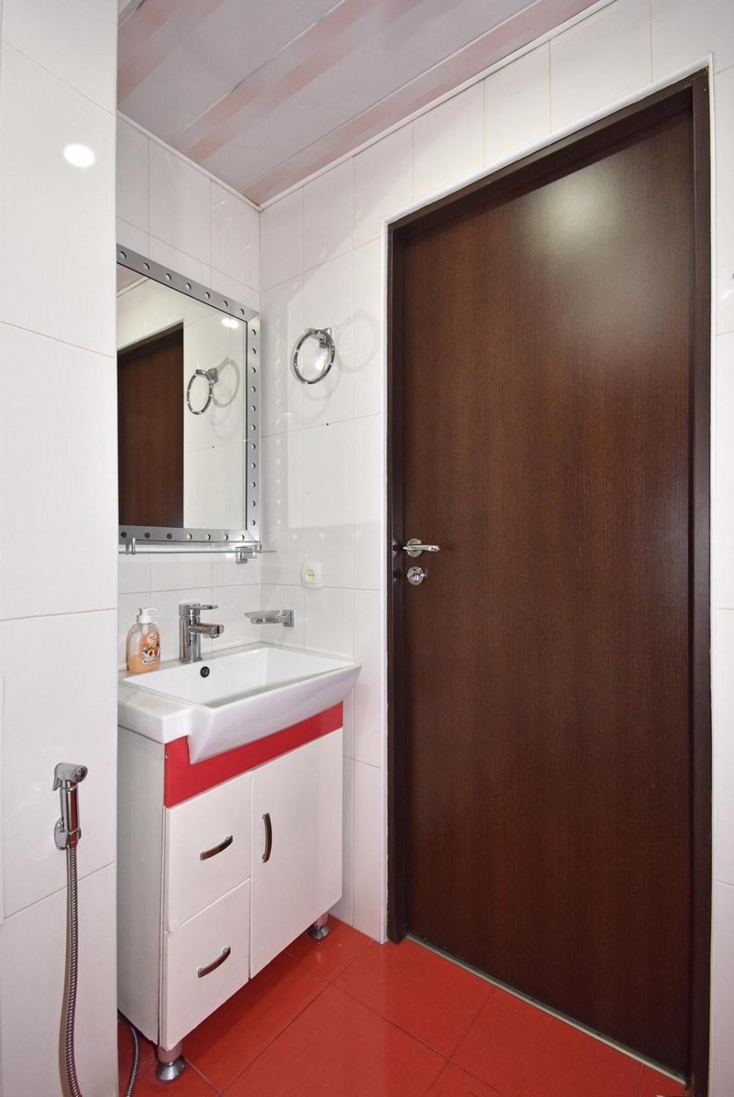 Yeznik Koghbatsi - Amiryan Crossroads 1 Bedroom Comfy Apartment With Balcony Ko100 예레반 외부 사진