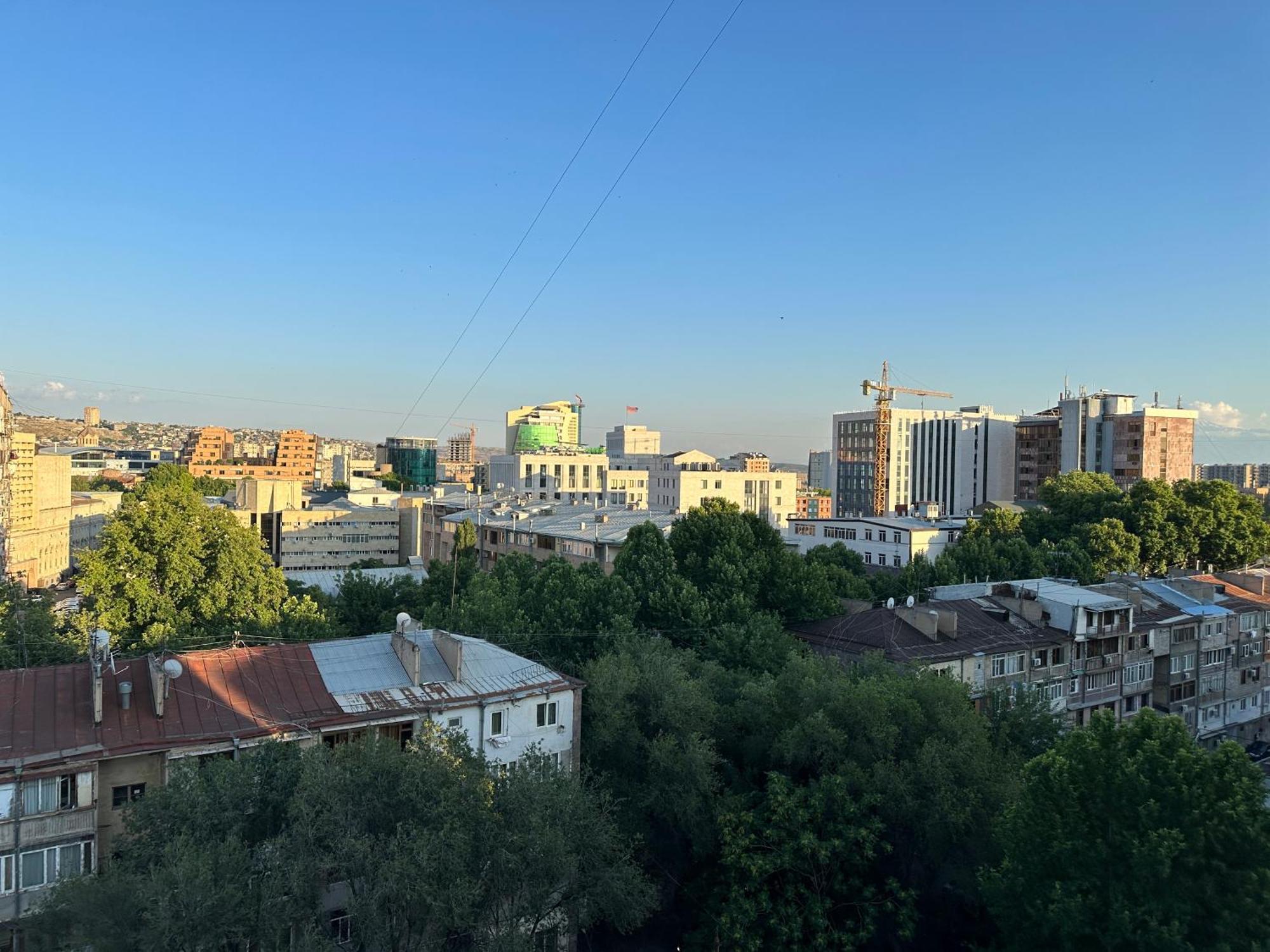 Yeznik Koghbatsi - Amiryan Crossroads 1 Bedroom Comfy Apartment With Balcony Ko100 예레반 외부 사진