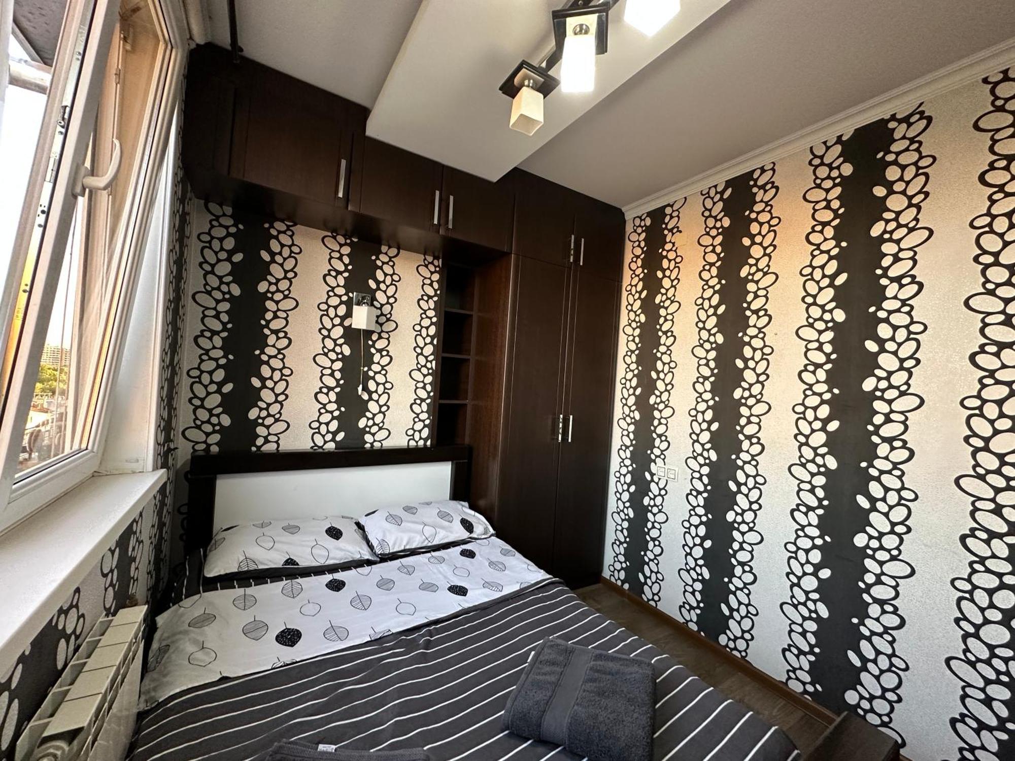 Yeznik Koghbatsi - Amiryan Crossroads 1 Bedroom Comfy Apartment With Balcony Ko100 예레반 외부 사진