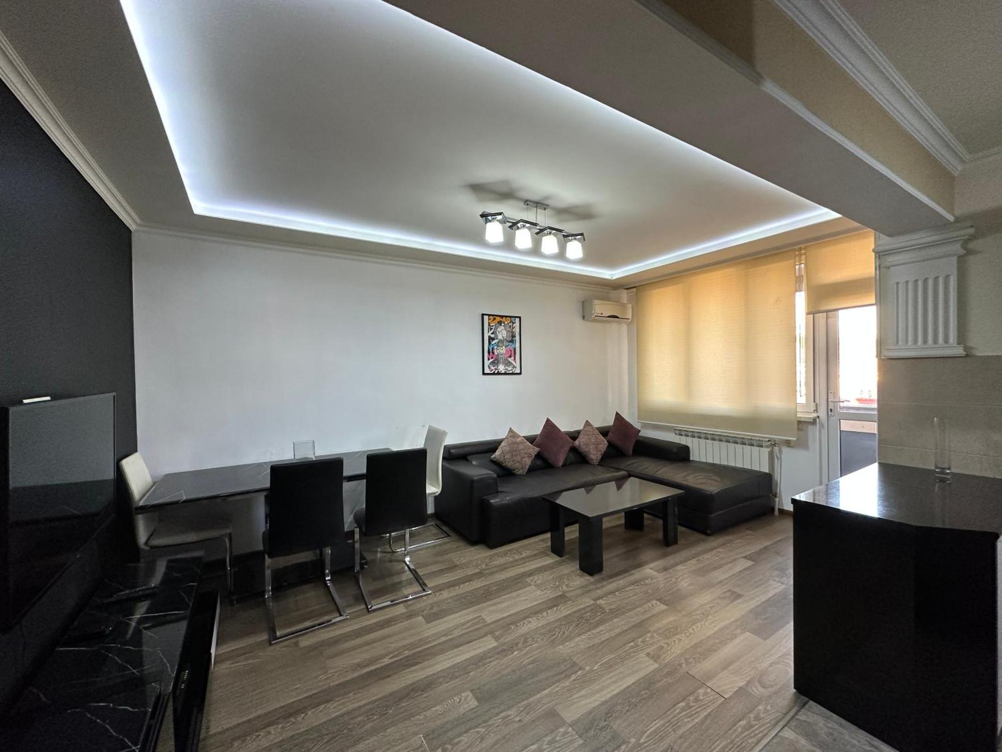 Yeznik Koghbatsi - Amiryan Crossroads 1 Bedroom Comfy Apartment With Balcony Ko100 예레반 외부 사진